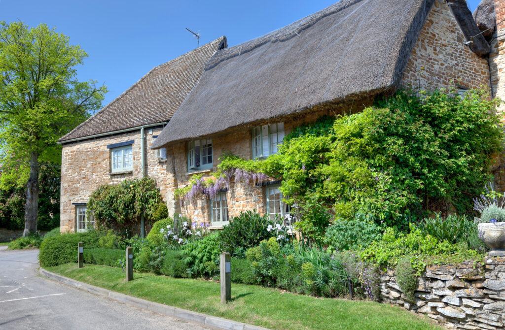 Oxfordshire thatched cottage